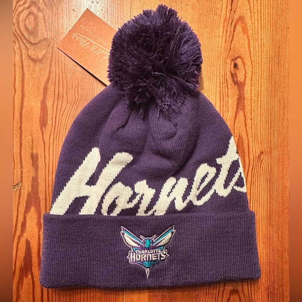 Mitchell & Ness Mens purple Charlotte Hornets NBA Beanie Cap hat One size